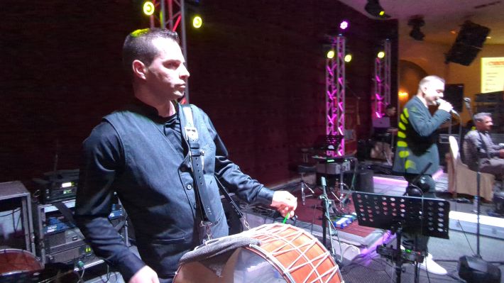 PXL_20251227_210442251